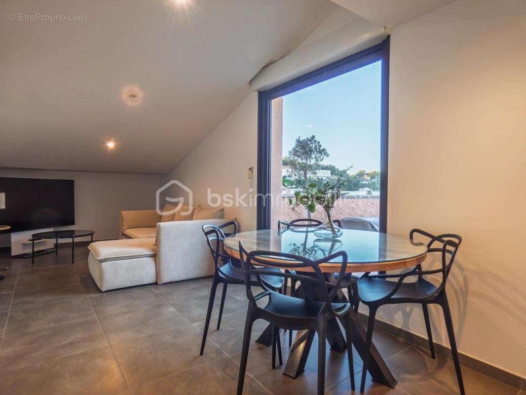 Appartement à vendre 2 pièces - Saint-Raphaël (83) - photo 7