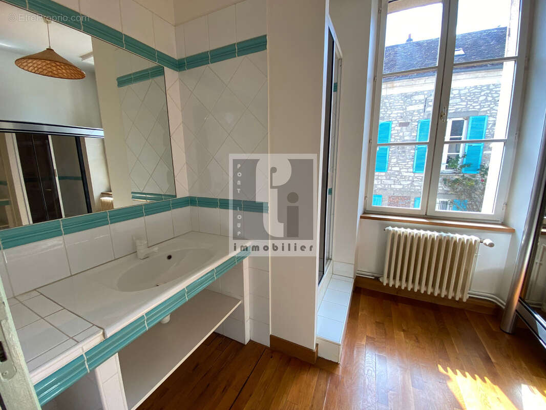 Maison à GREZ-SUR-LOING