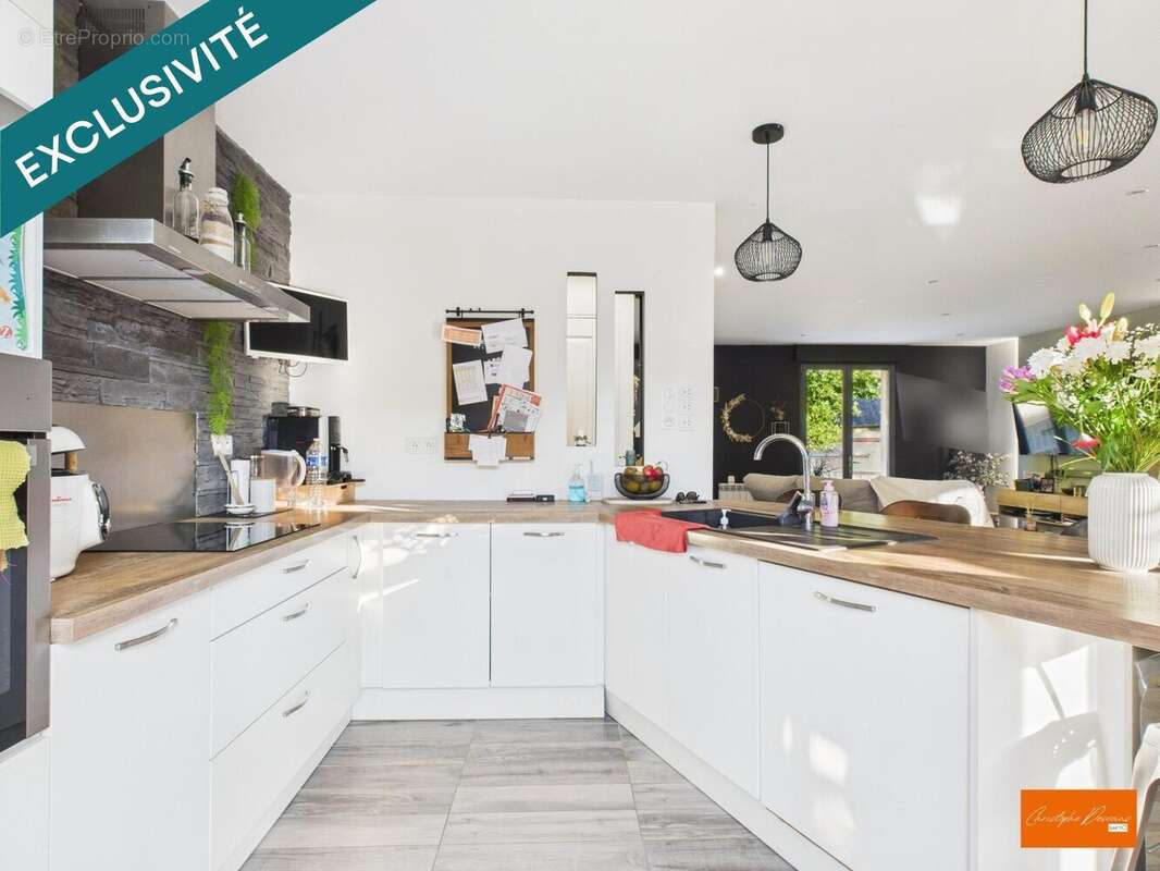 Photo 9 - Maison à AMBRIERES-LES-VALLEES