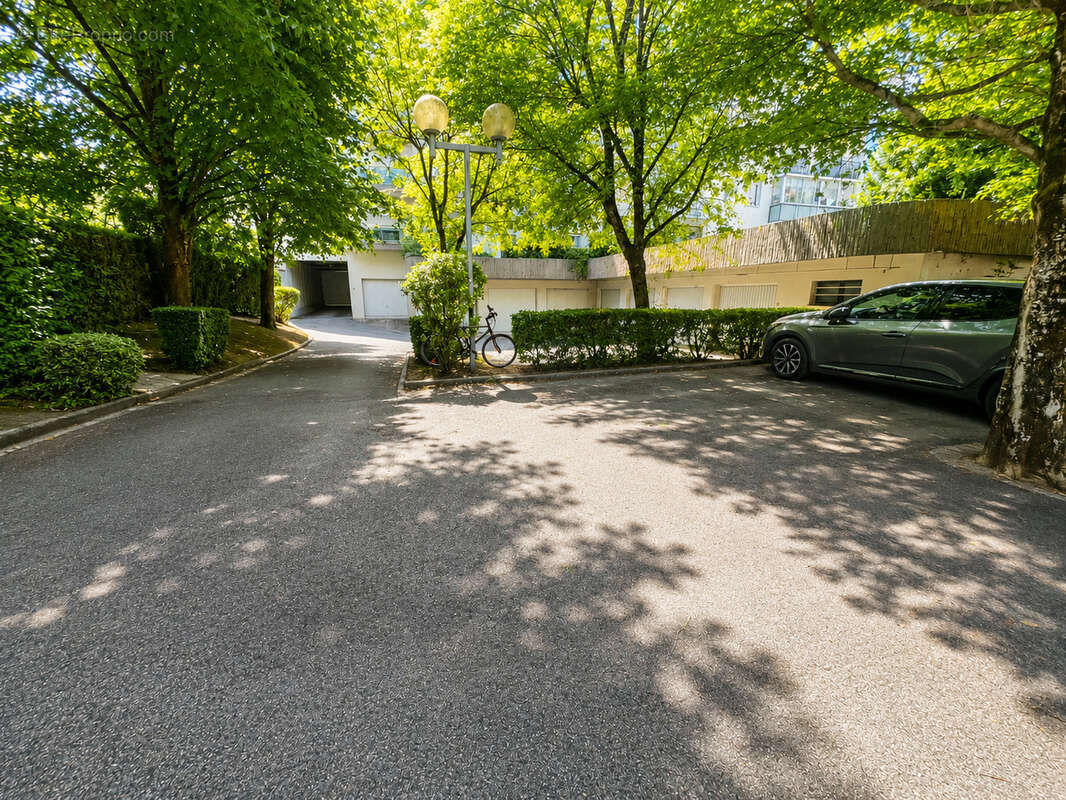 Appartement 1 pièce 31 m2   Secteur Clémenceau  Balcon, cave et parking   Beau potentiel d'aménagement - photo 8