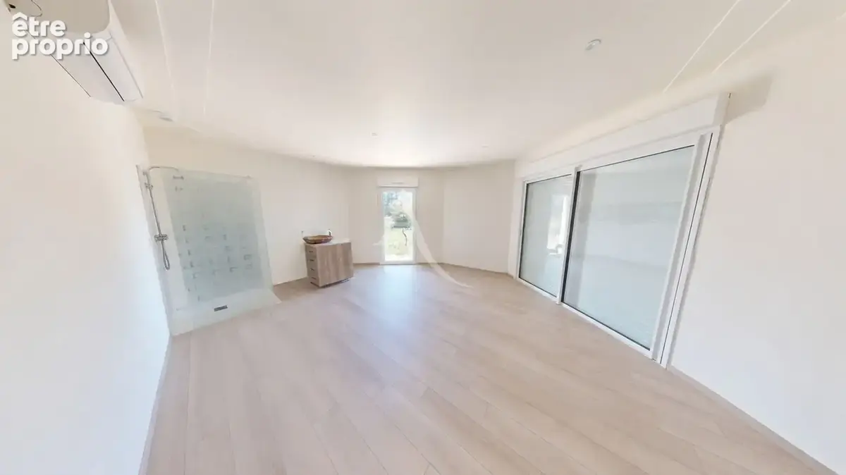 SMARVES - Propriété d'exception rénovée avec ascenseur, 5 chambres et terrain de 4 100 m² - DPE C - photo 7