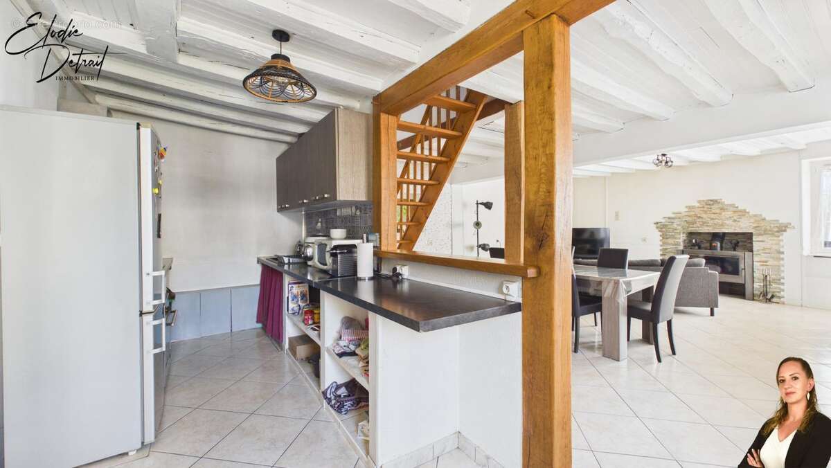 Maison à MONTBIZOT