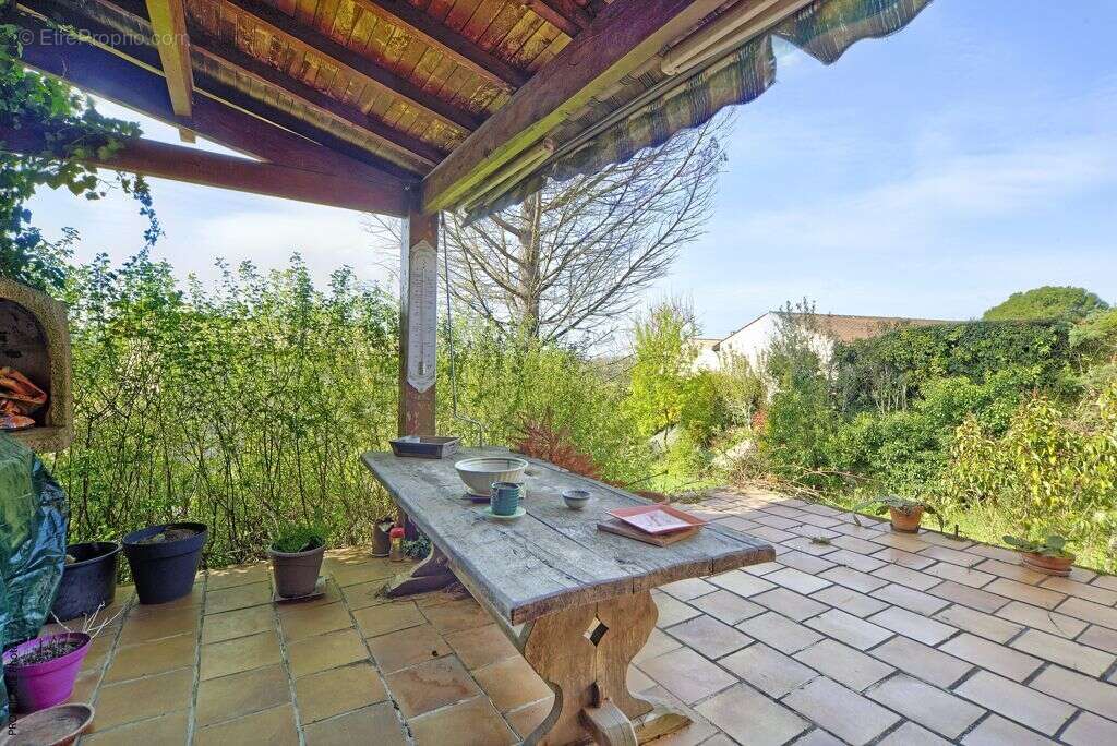 Maison 220m² à Pechbonnieu – Terrain arboré 1800m² piscinable avec vue - photo 2