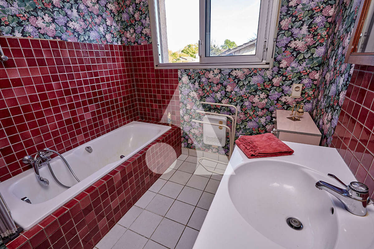 Maison à MONTMERLE-SUR-SAONE