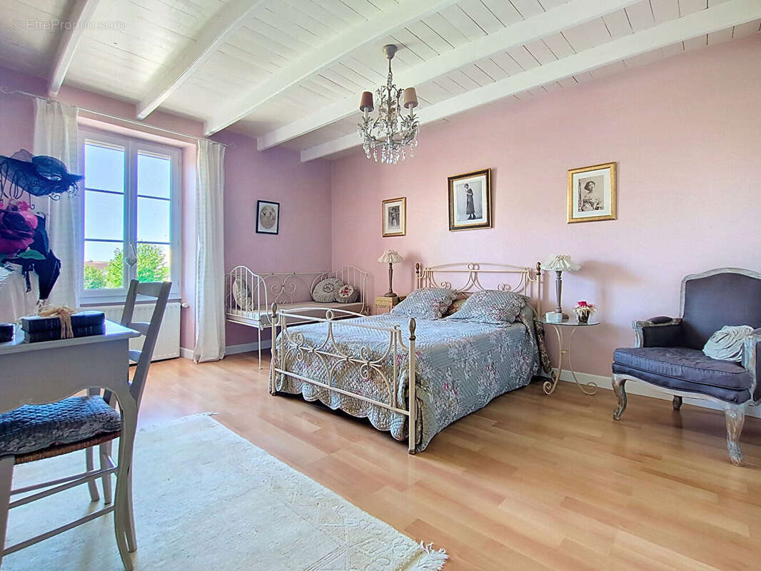 Maison Courçon 8 pièces 277.78 m² - photo 8