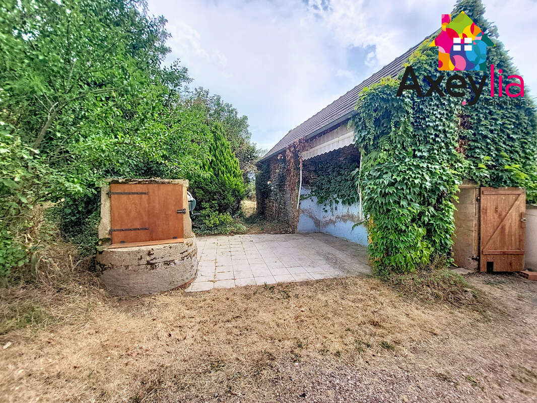 A vendre - sarry -  corps de ferme avec terrain - photo 3