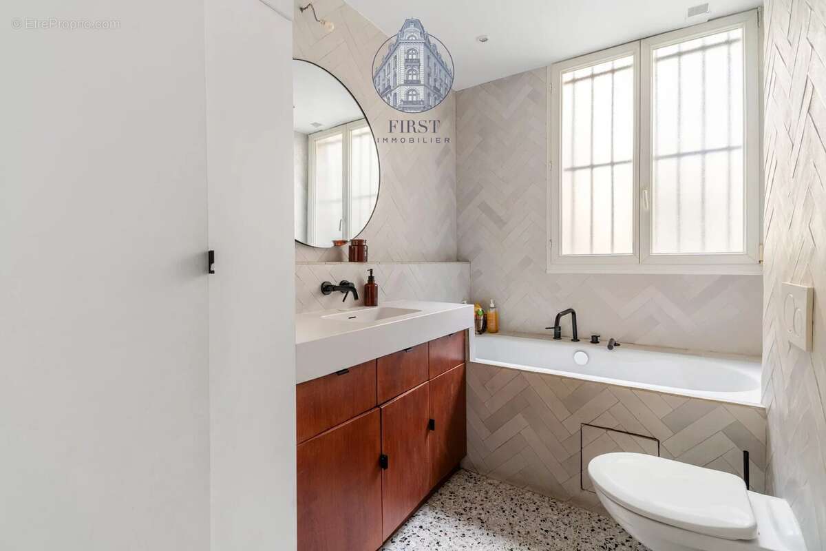 Appartement à PARIS-17E