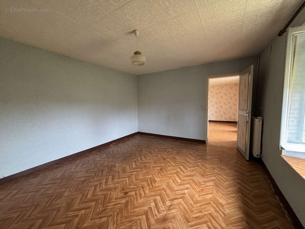 Maison à SAINTE-COLOMBE-SUR-SEINE