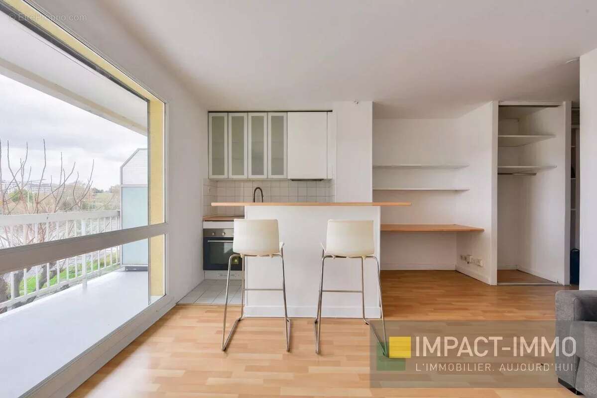 Appartement à COURBEVOIE