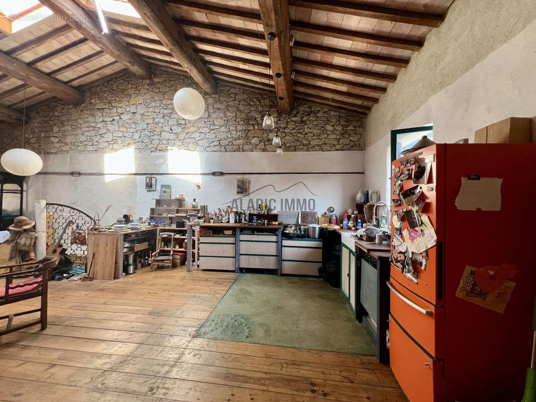 Ancienne remise aménagée type loft à fort potentiel - photo 15