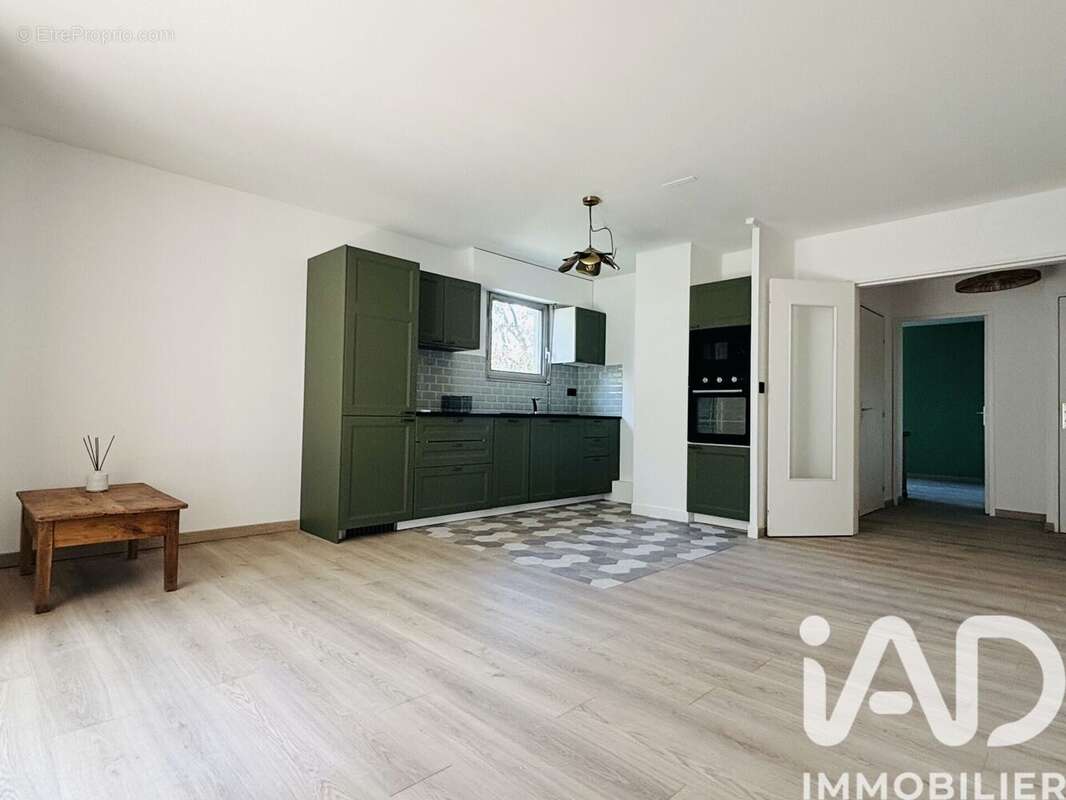 Photo 2 - Appartement à MARSEILLE-8E