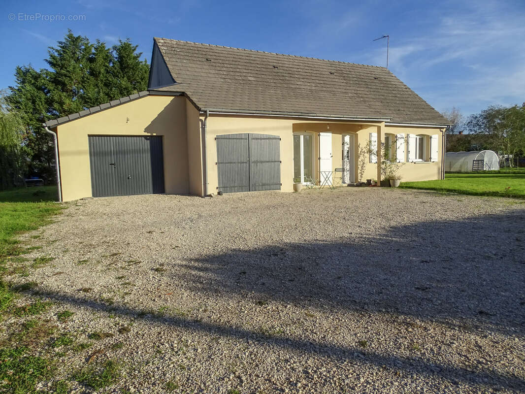 Maison à CHATRES-SUR-CHER