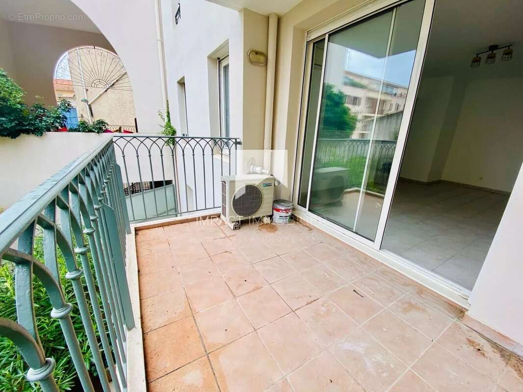 Appartement à HYERES