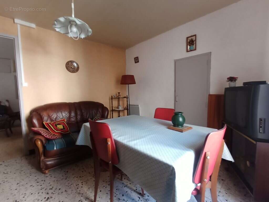 Sous compromis – maison de plain-pied avec cour, saint-pons-de-thomières (34220) - photo 9