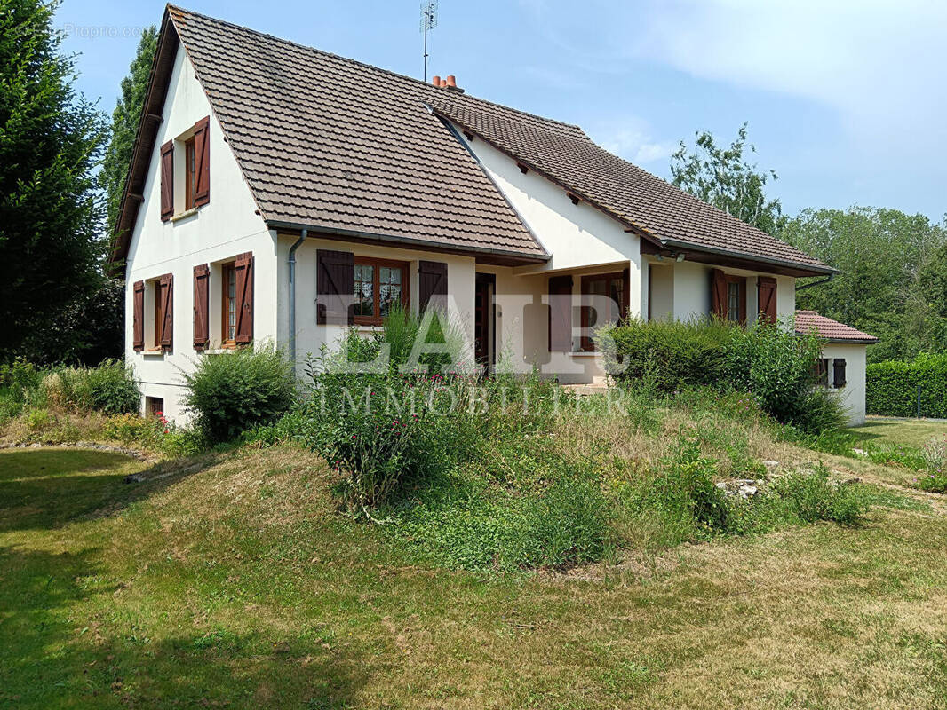 Maison à LE MELE-SUR-SARTHE