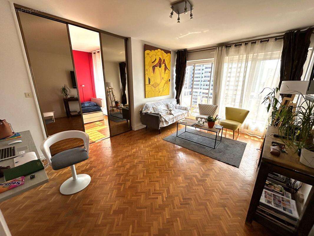 Appartement à PARIS-15E