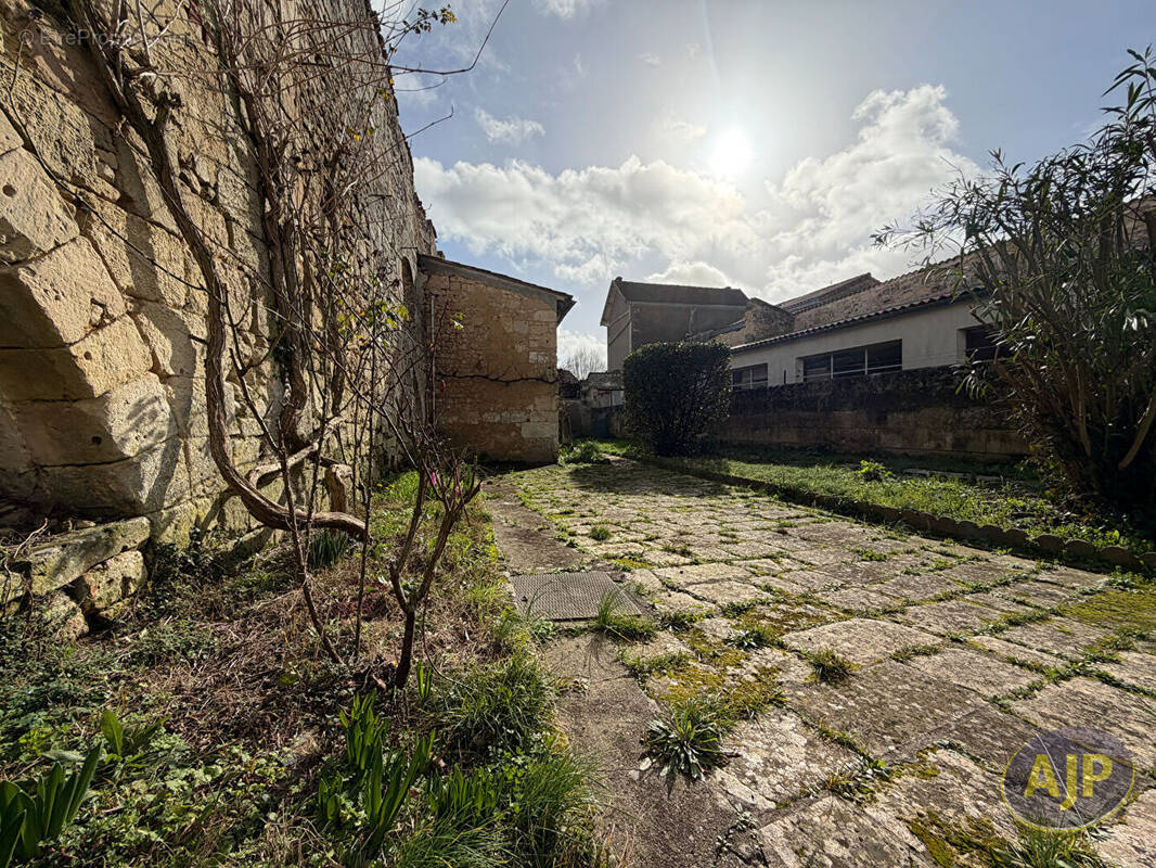 Maison à PONS