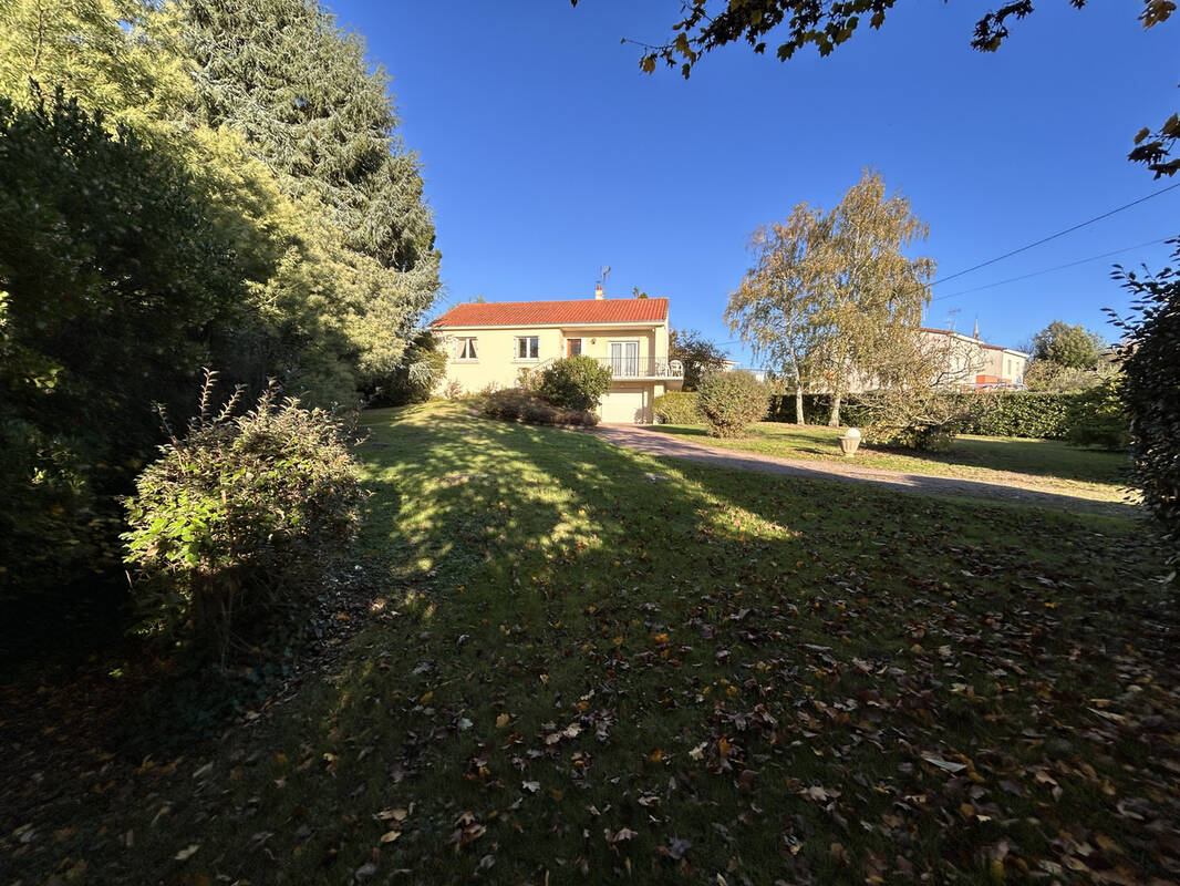 Maison à LE LOROUX-BOTTEREAU