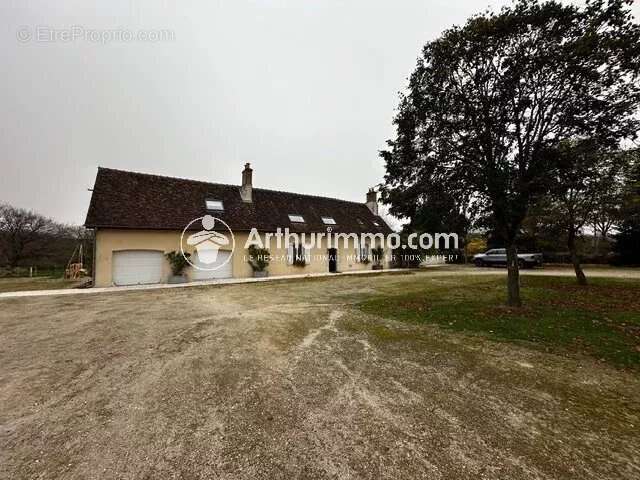 Maison à DAMMARIE-EN-PUISAYE