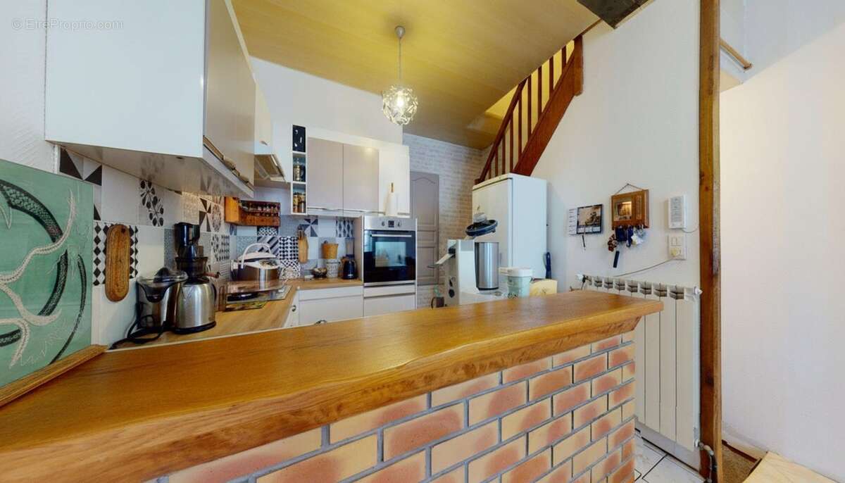 Commerce à VILLENEUVE-SUR-YONNE