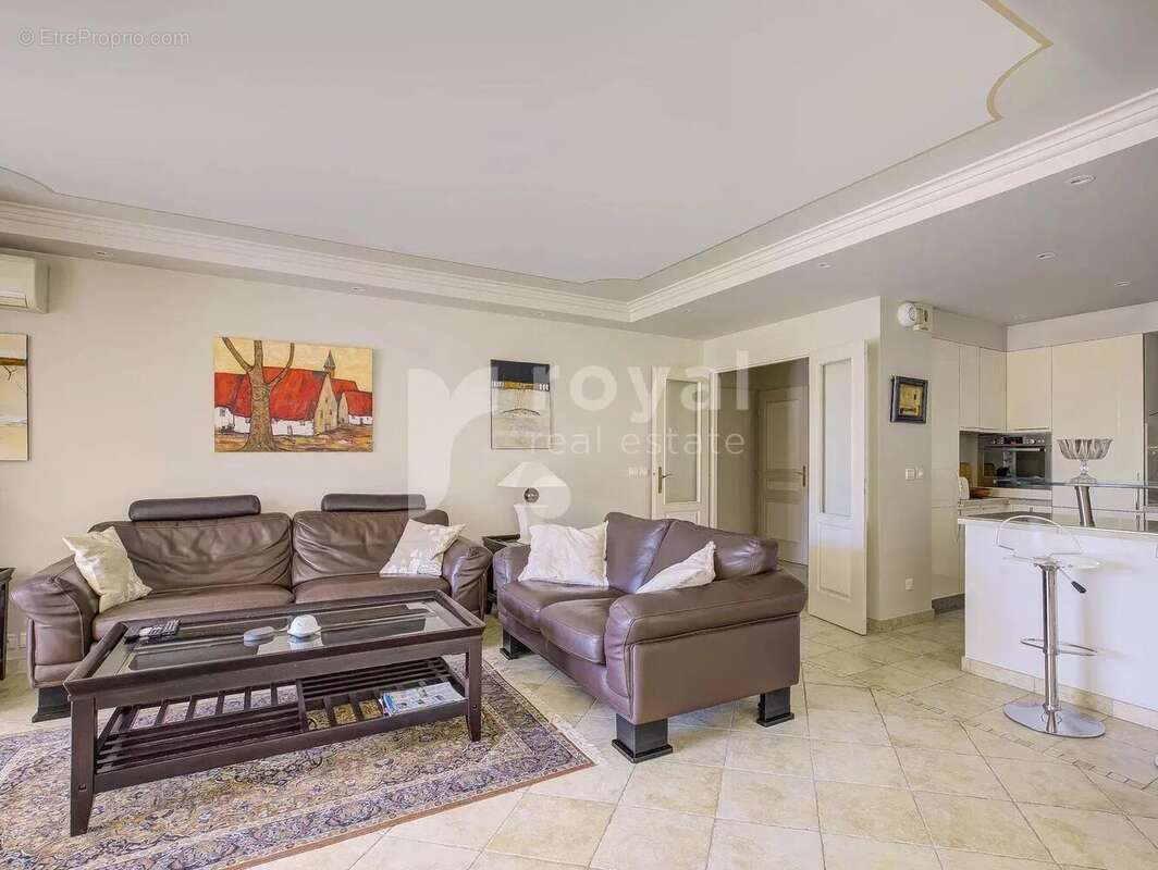 Appartement à MOUGINS