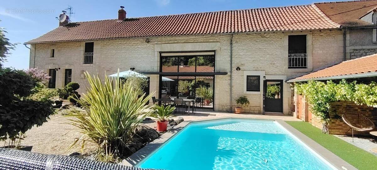 Photo 1 - Maison à COLOMBIERS