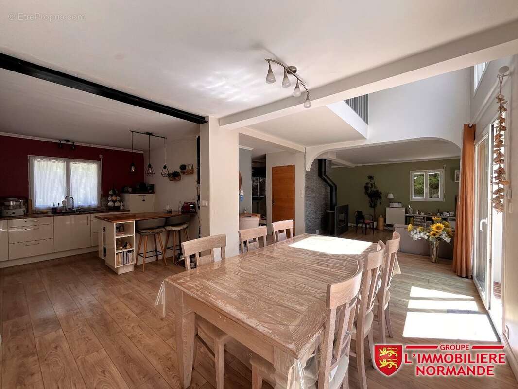 Maison d'architecte 138 m² - 4 chambres - 2.300 m² jardin - photo 4