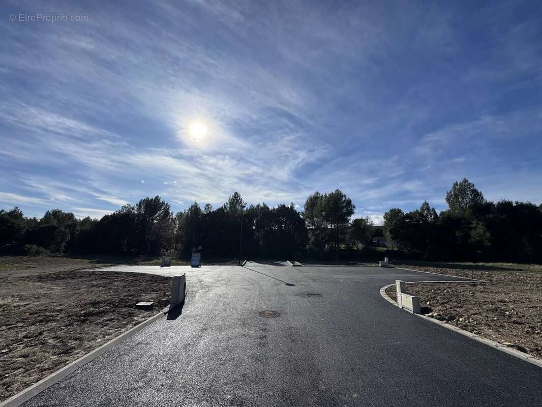 Terrain à SAINT-BAUZILLE-DE-MONTMEL