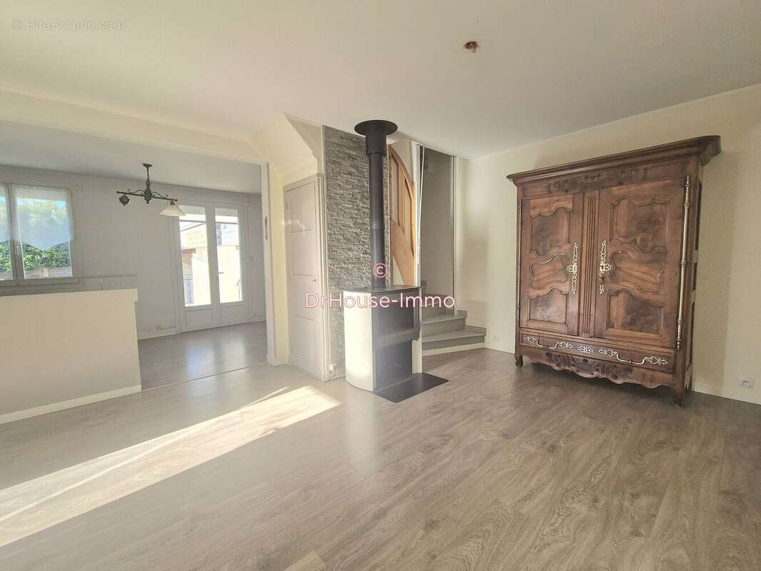 Maison 91 m² à Saint-Remy  - photo 3