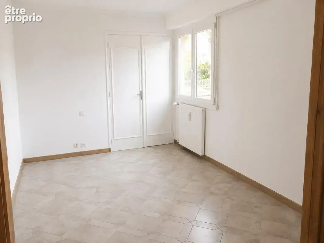 Appartement T3 de 75 m² avec balcon, garage et cave – Centre-ville de Vesoul - photo 7