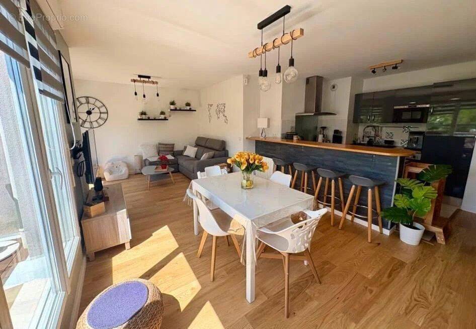Appartement à CHEVRY-COSSIGNY