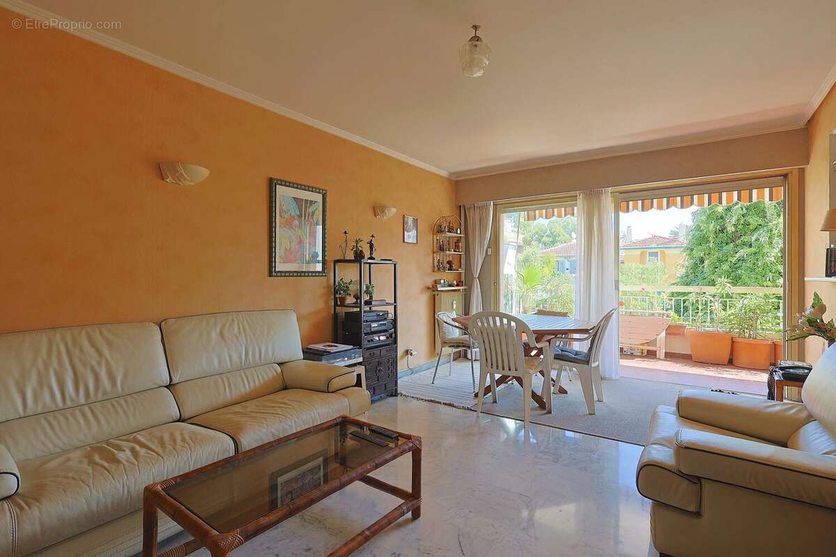 Viager occupé – juan-les-pins – spacieux 2 pièces avec grande terrasse - photo 2