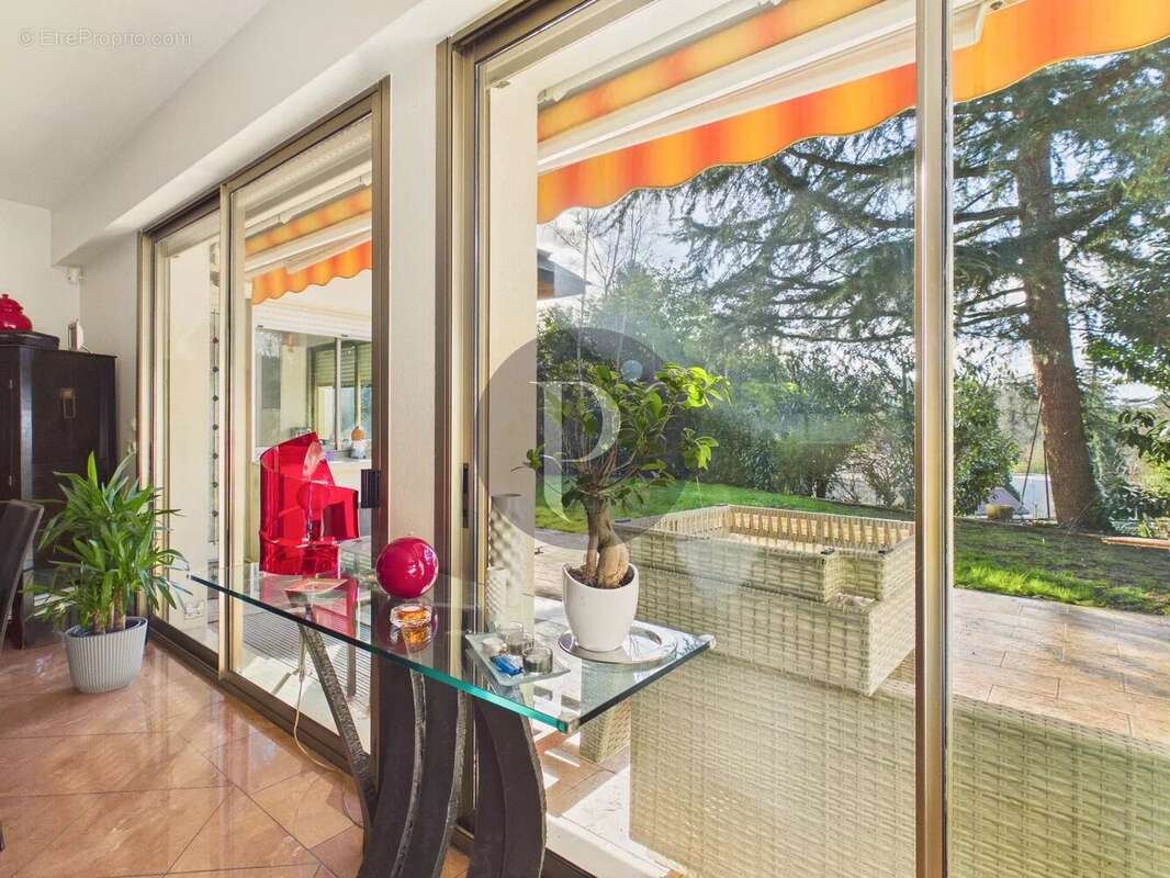 Maison à VERRIERES-LE-BUISSON