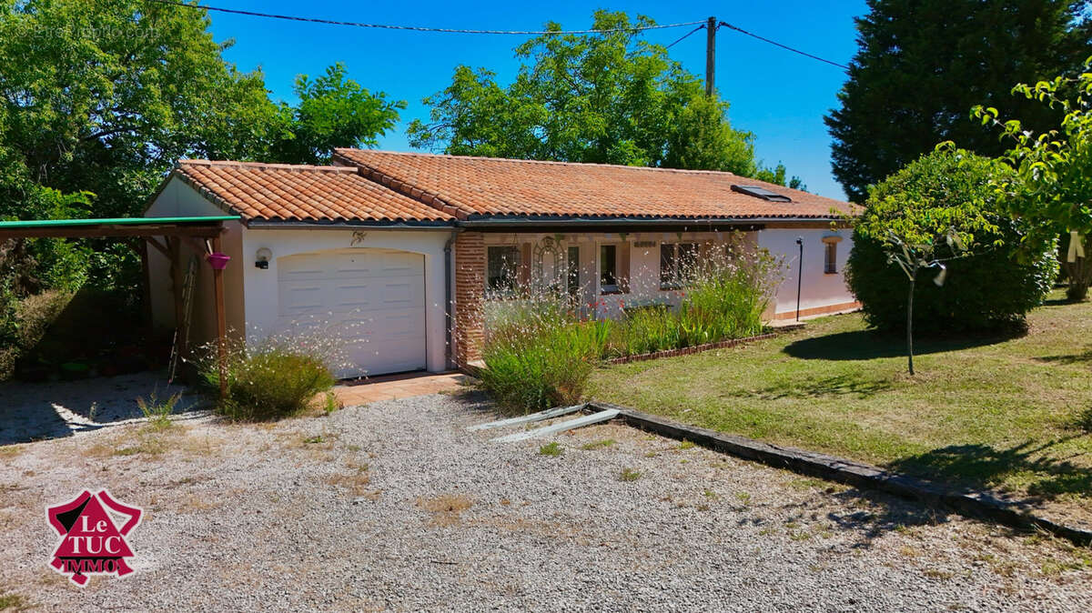 Maison à PUJOLS