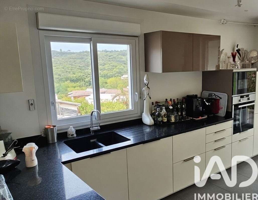 Photo 6 - Maison à BURES-SUR-YVETTE