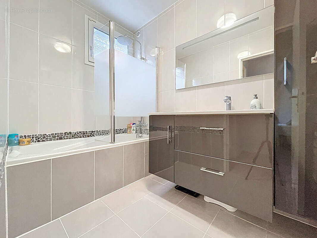 Maison à LIMEIL-BREVANNES