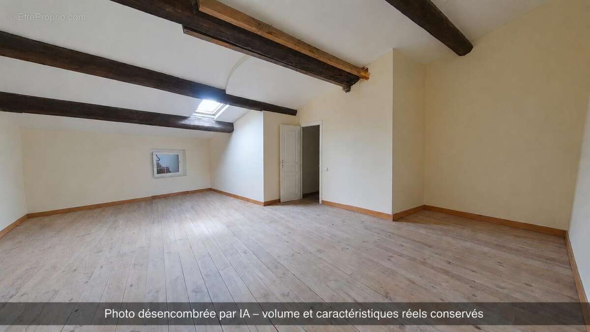 Maison à OUVEILLAN