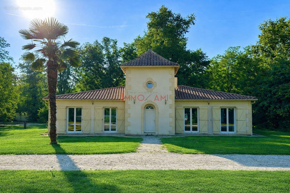 Maison à SABLONS