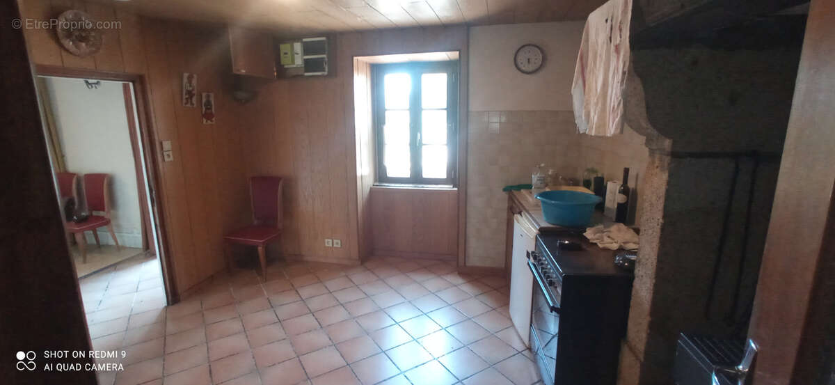 Maison à SAINT-SAUVES-D'AUVERGNE