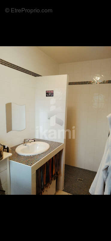 Maison à SAINT-PIERRE-DE-MONS