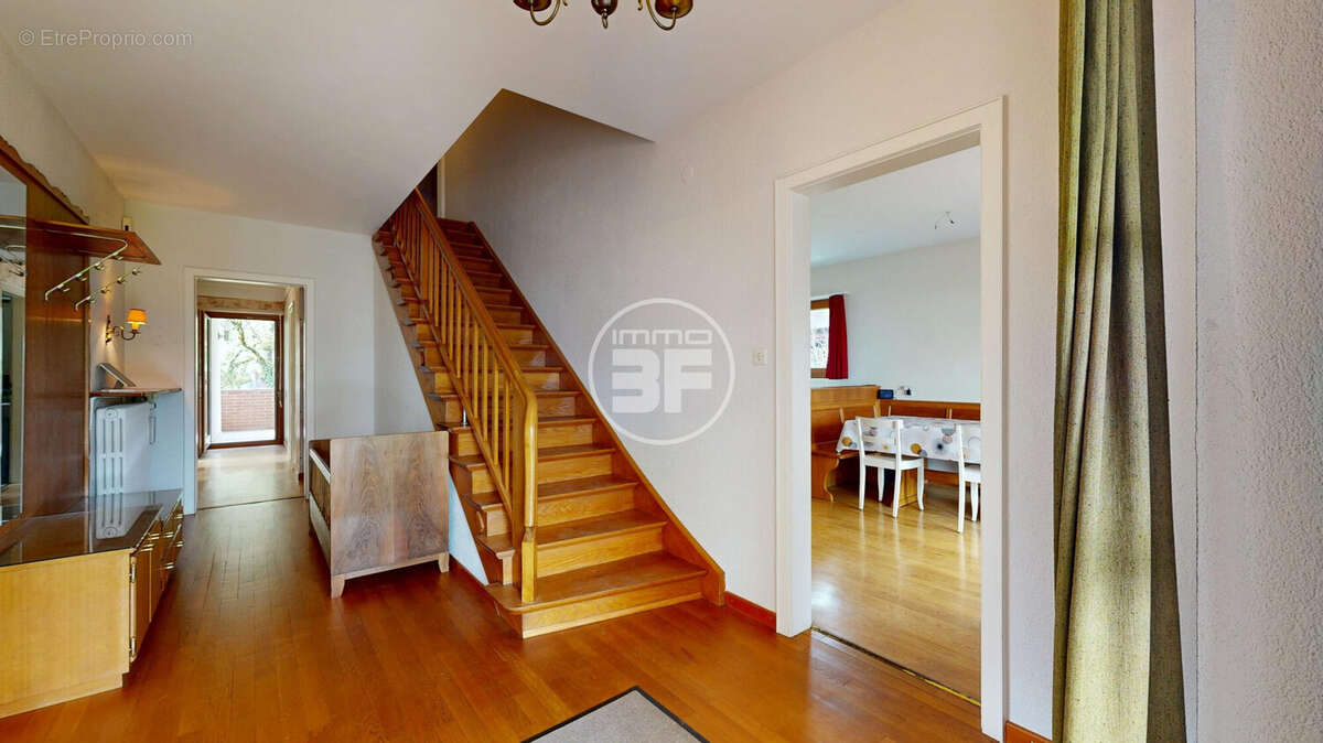 Maison 228 m² à Hegenheim  - photo 4