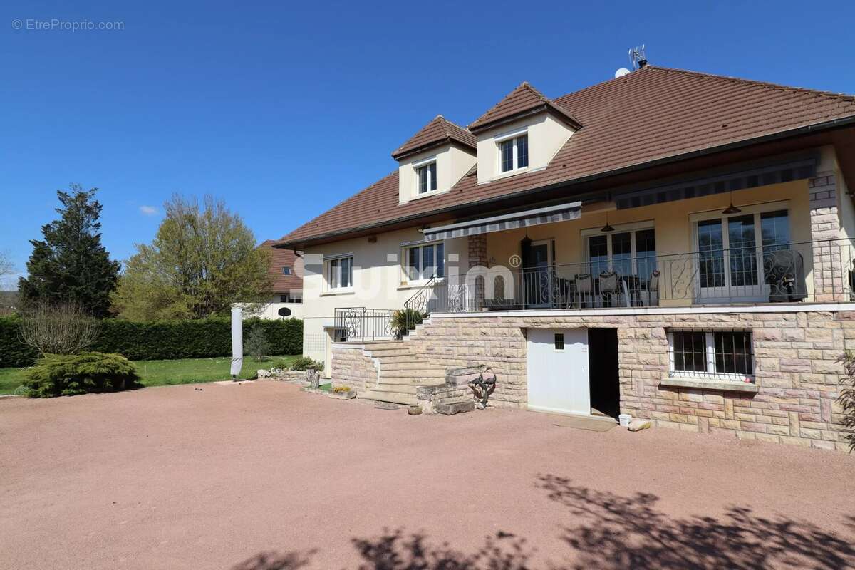 Maison à FONTAINES