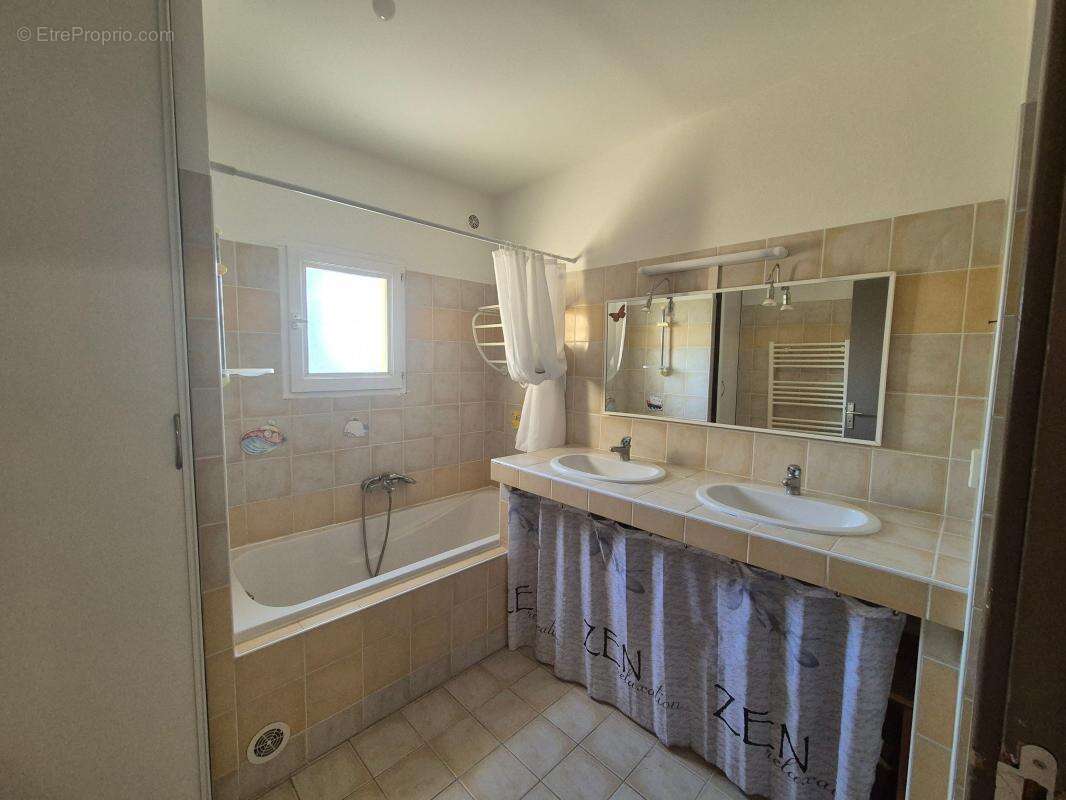 Maison à PONT-SAINT-ESPRIT