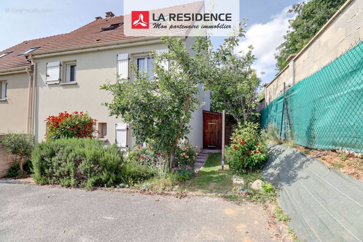 Maison à VILLIERS-SAINT-FREDERIC