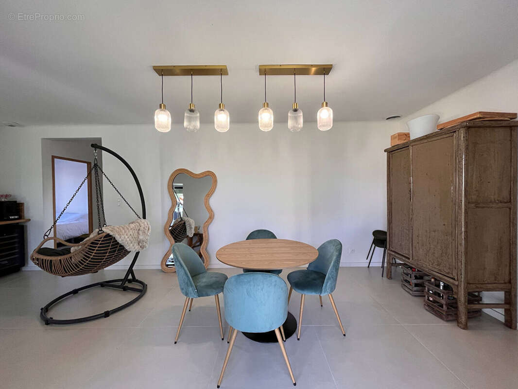 Maison à L'ISLE-SUR-LA-SORGUE