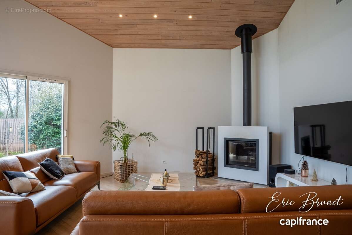 MIOS - Maison d'architecte aux prestations de qualité - 6 pieces avec garage et piscine - photo 21