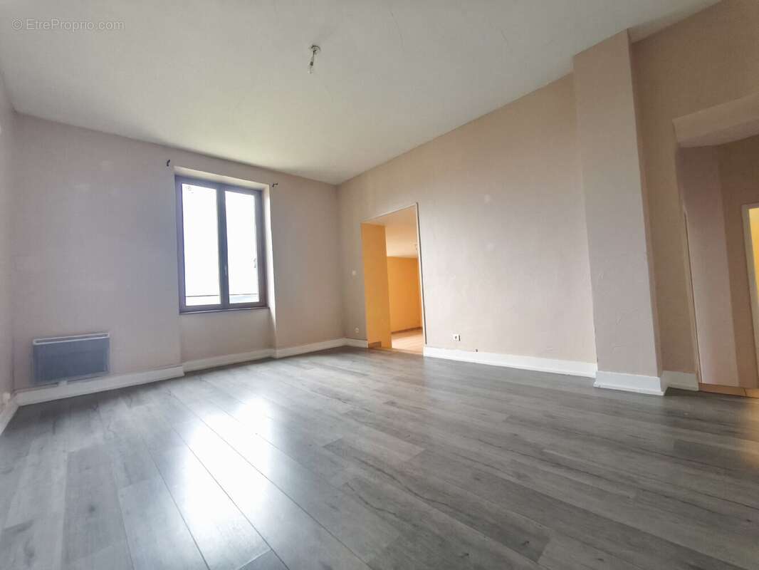 Appartement à BOUXIERES-AUX-CHENES