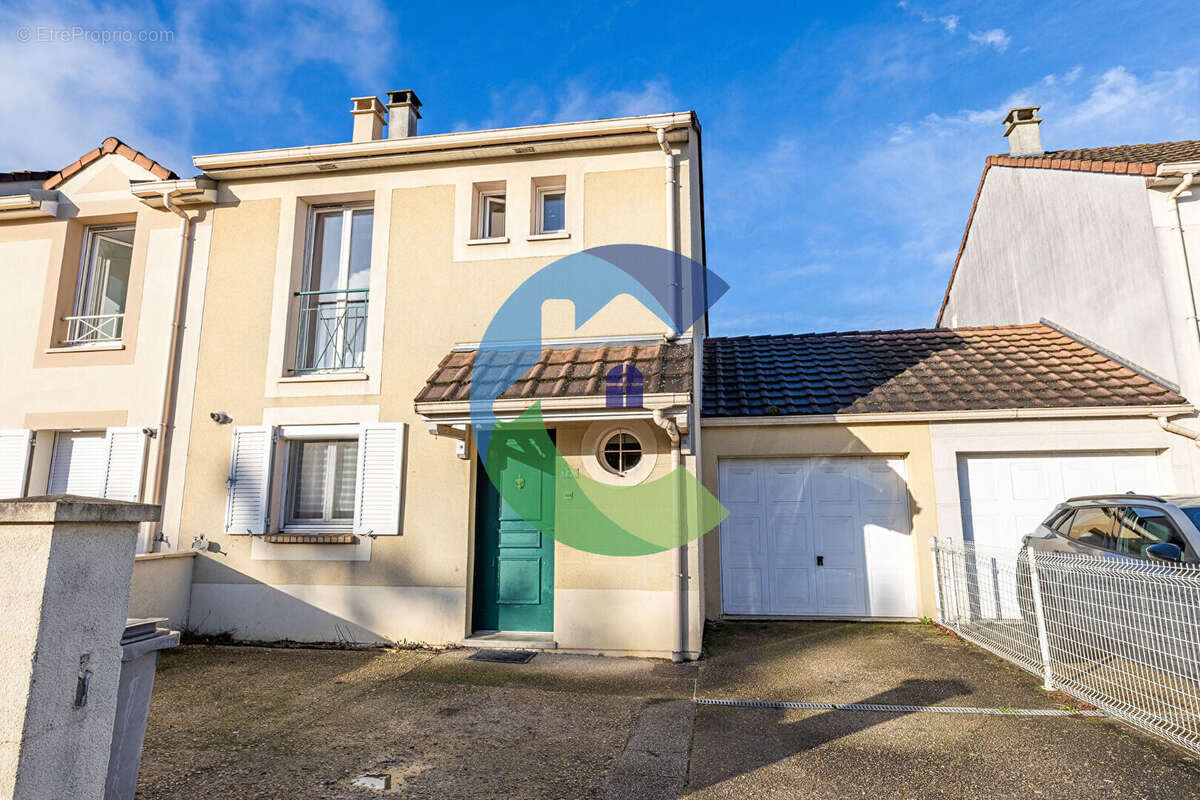 Maison à BALLAINVILLIERS