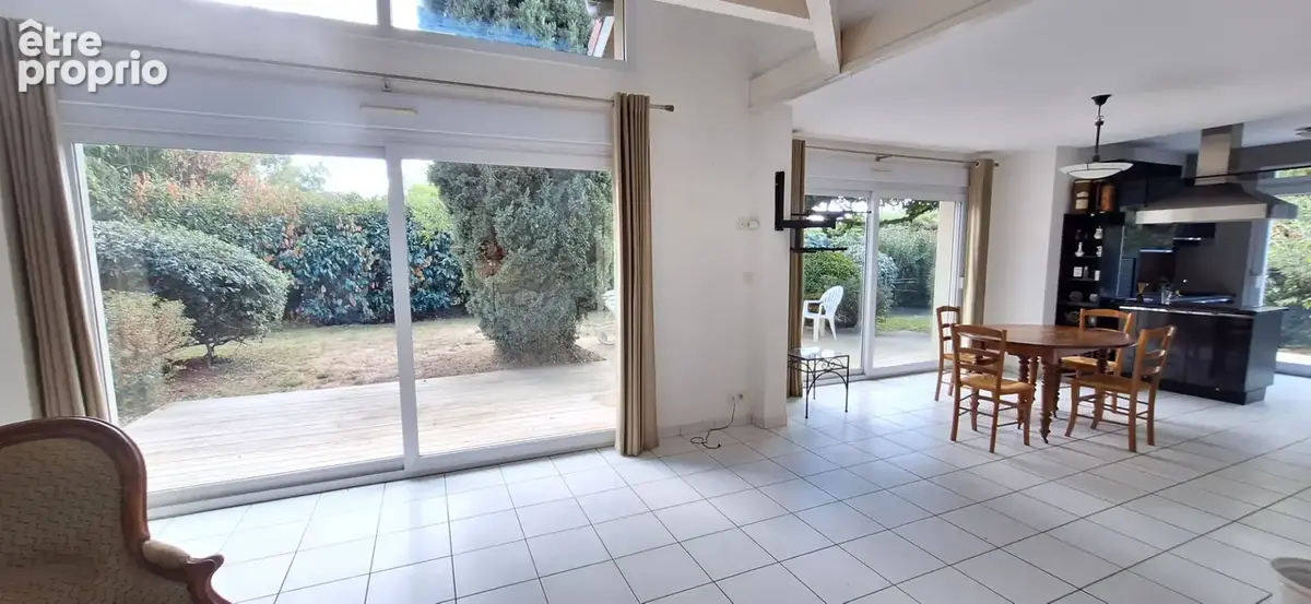 Maison 120m² à saint-denis-lès-bourg - photo 2