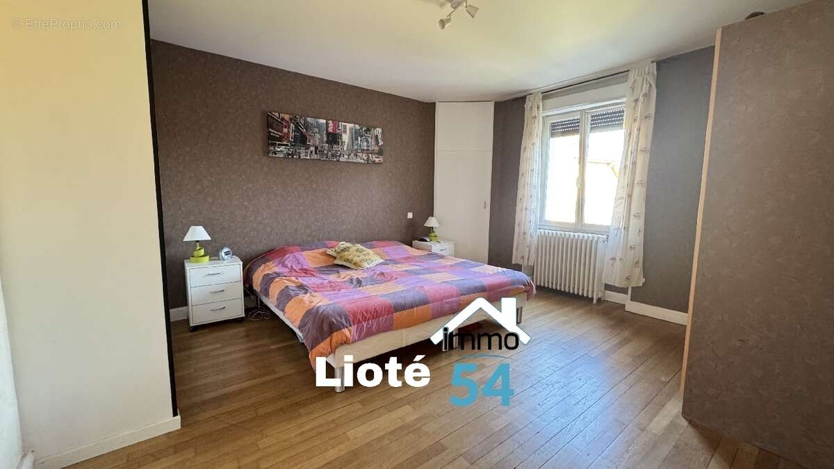 Maison à ROSIERES-AUX-SALINES